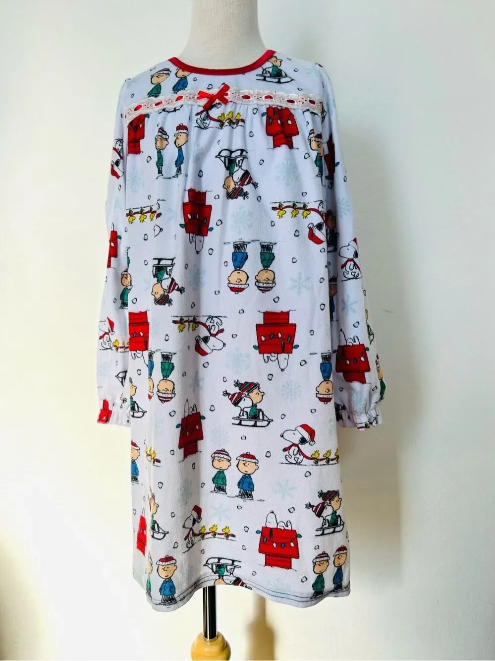 Peanuts Snoopy Charlie Brown Holiday Flannel Nightgown Kids Girls Size 8